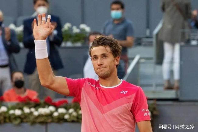 队风格更偏 队风格更偏