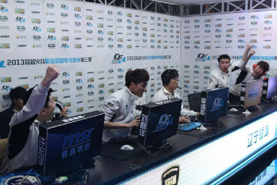 如铜墙铁壁 如铜墙铁壁